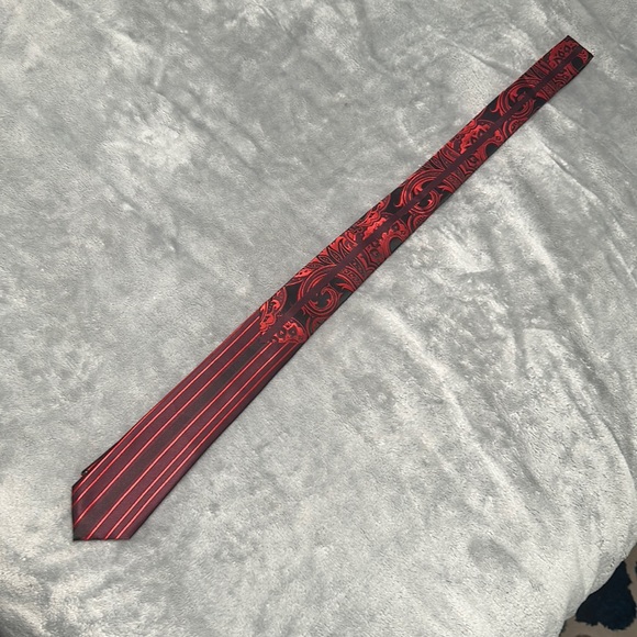 Peter Giant Tie - Picture 1 of 4